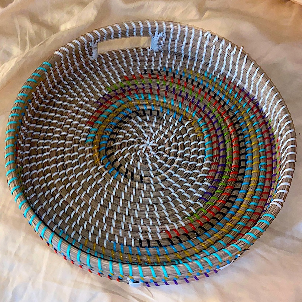 Shallow rainbow circle basket ❤️❤️
